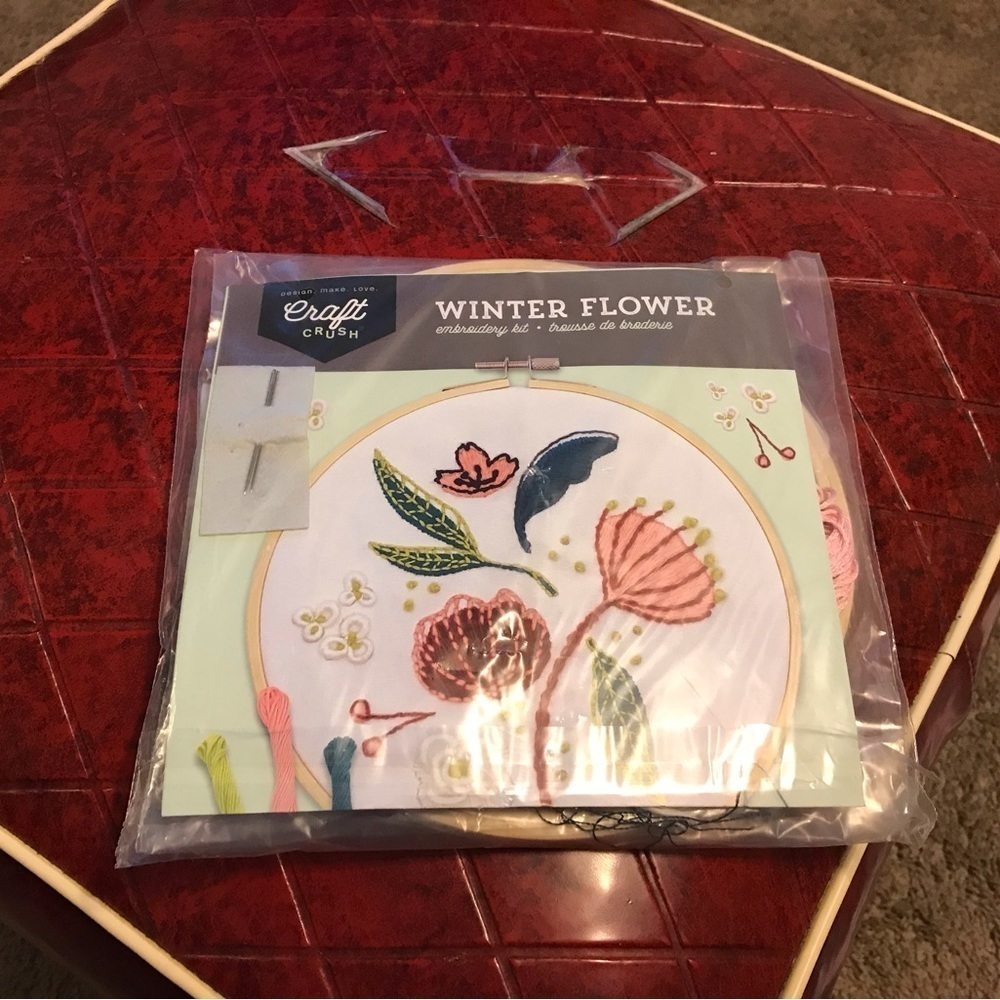 NWT NIB Embroidery kit Craft Crush Winter Flower, beautiful 🌸